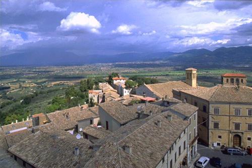 L'Arco Romanico 몬테팔코 외부 사진