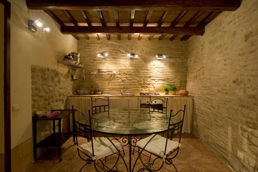 L'Arco Romanico 몬테팔코 외부 사진