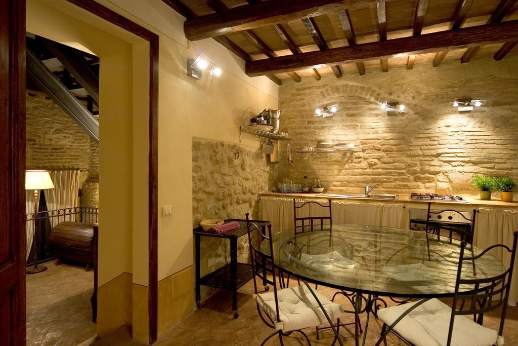 L'Arco Romanico 몬테팔코 외부 사진