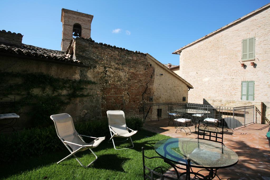 L'Arco Romanico 몬테팔코 외부 사진