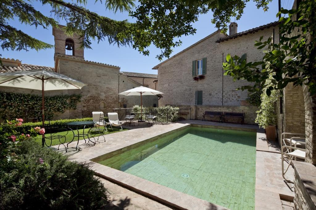 L'Arco Romanico 몬테팔코 외부 사진